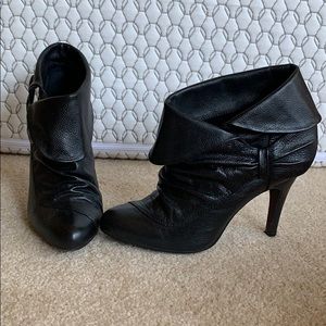 Report Black leather booties